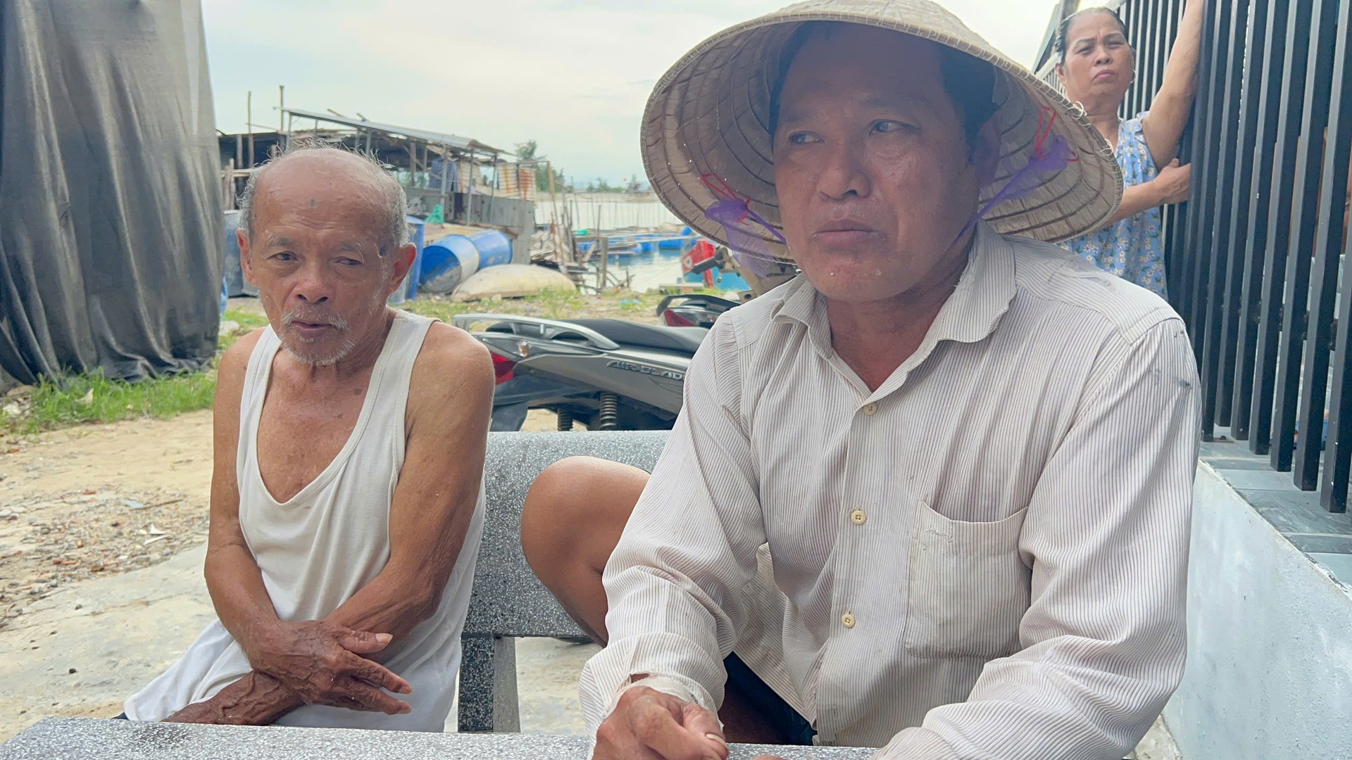 Kinh ho&agrave;ng si&ecirc;u b&atilde;o 40 năm trước - Ảnh 14.