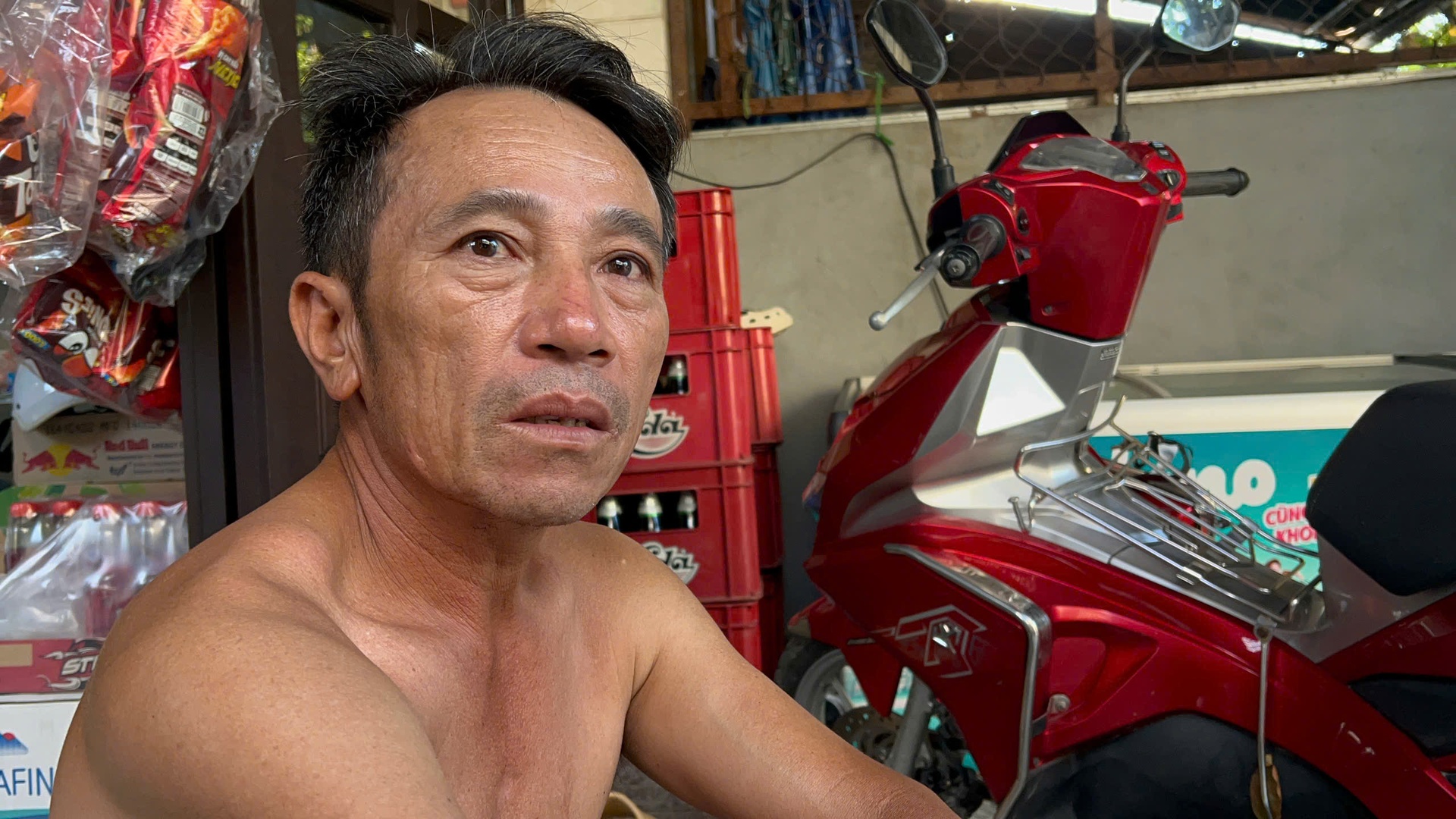 Kinh ho&agrave;ng si&ecirc;u b&atilde;o 40 năm trước - Ảnh 26.