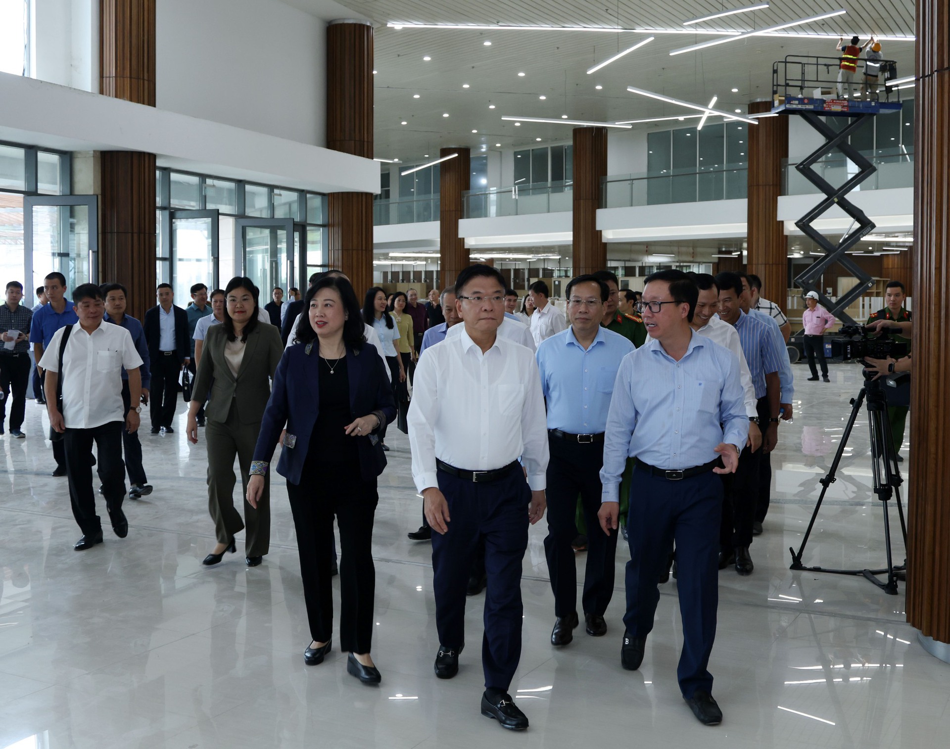 Ph&oacute; Thủ tướng L&ecirc; Th&agrave;nh Long th&uacute;c đẩy tiến độ dự &aacute;n Bệnh viện tại Ninh B&igrave;nh - Ảnh 2.