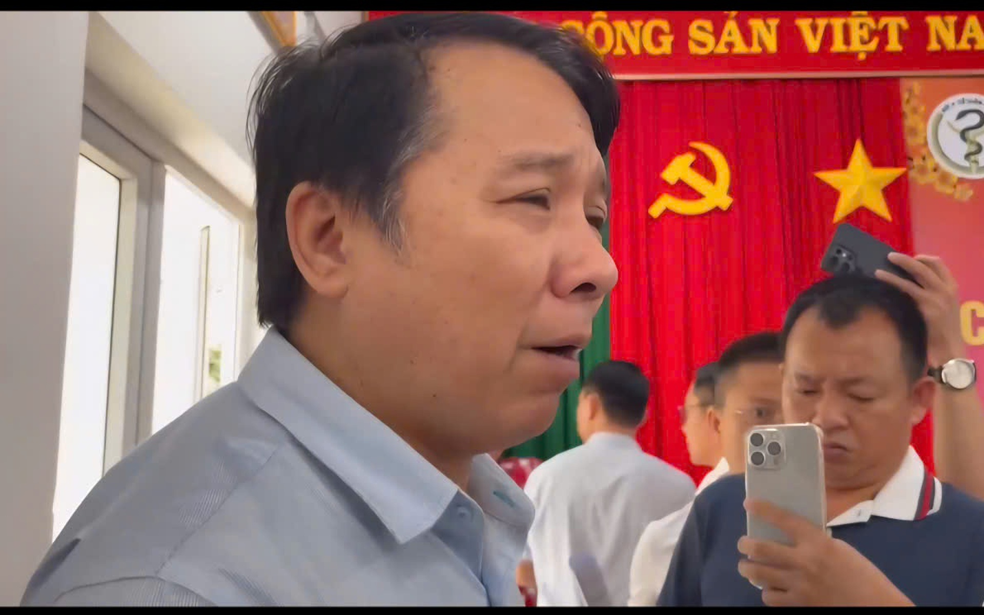 Bệnh viện Đa khoa v&ugrave;ng T&acirc;y Nguy&ecirc;n th&aacute;o gỡ camera ph&ograve;ng kh&aacute;m V&igrave; m&acirc;u thuẫn nội bộ - Ảnh 2.
