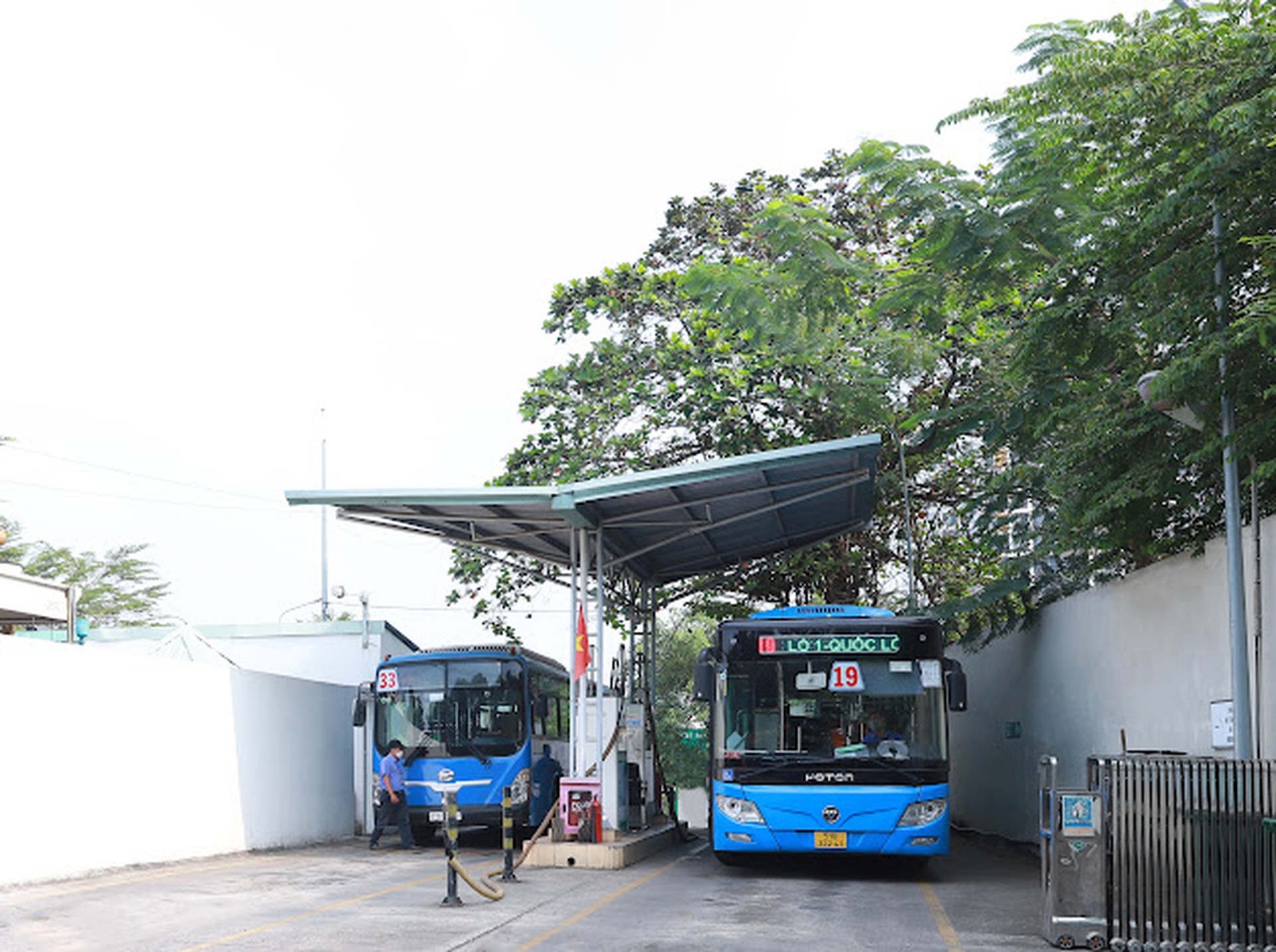 Vụ gần 500 xe bu&yacute;t TPHCM c&oacute; thể ngừng hoạt động v&igrave; thiếu kh&iacute; thi&ecirc;n nhi&ecirc;n - Ảnh 1.