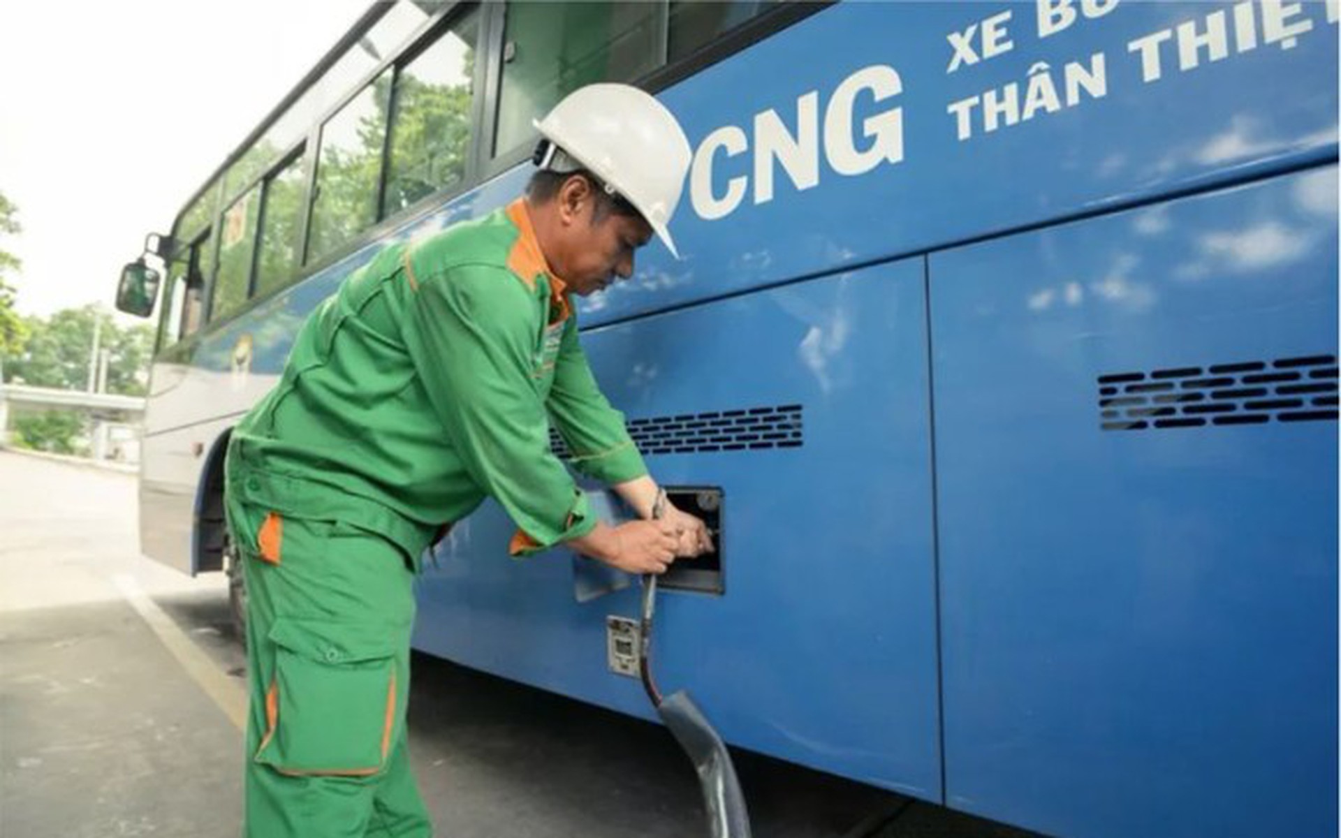 Vụ gần 500 xe bu&yacute;t TPHCM c&oacute; thể ngừng hoạt động v&igrave; thiếu kh&iacute;: Do chưa thống nhất gi&aacute; b&aacute;n? - Ảnh 2.