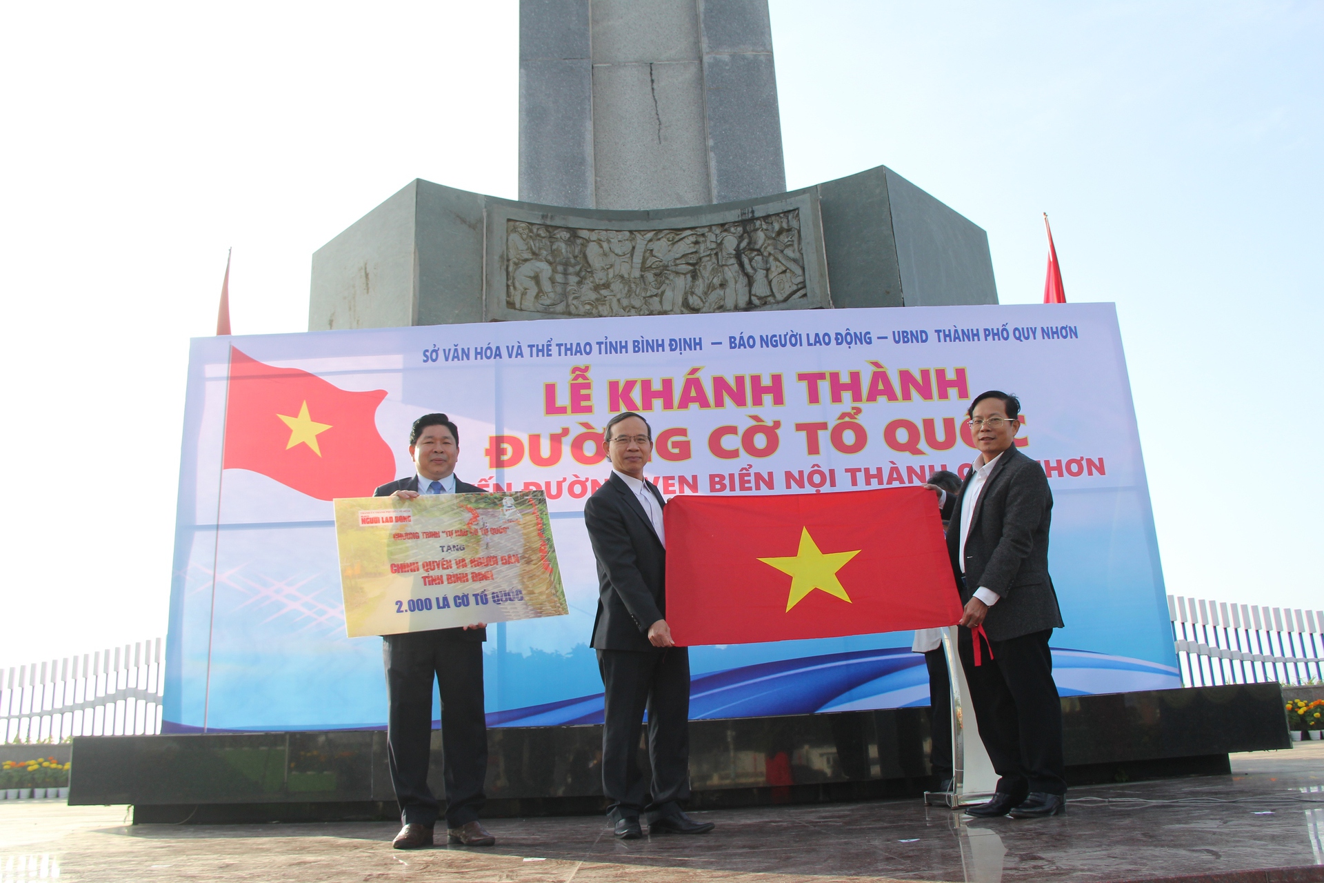 Kh&aacute;nh th&agrave;nh &ldquo;Đường cờ Tổ quốc&rdquo; tuyến đường ven biển nội th&agrave;nh đẹp nhất B&igrave;nh Định- Ảnh 4.