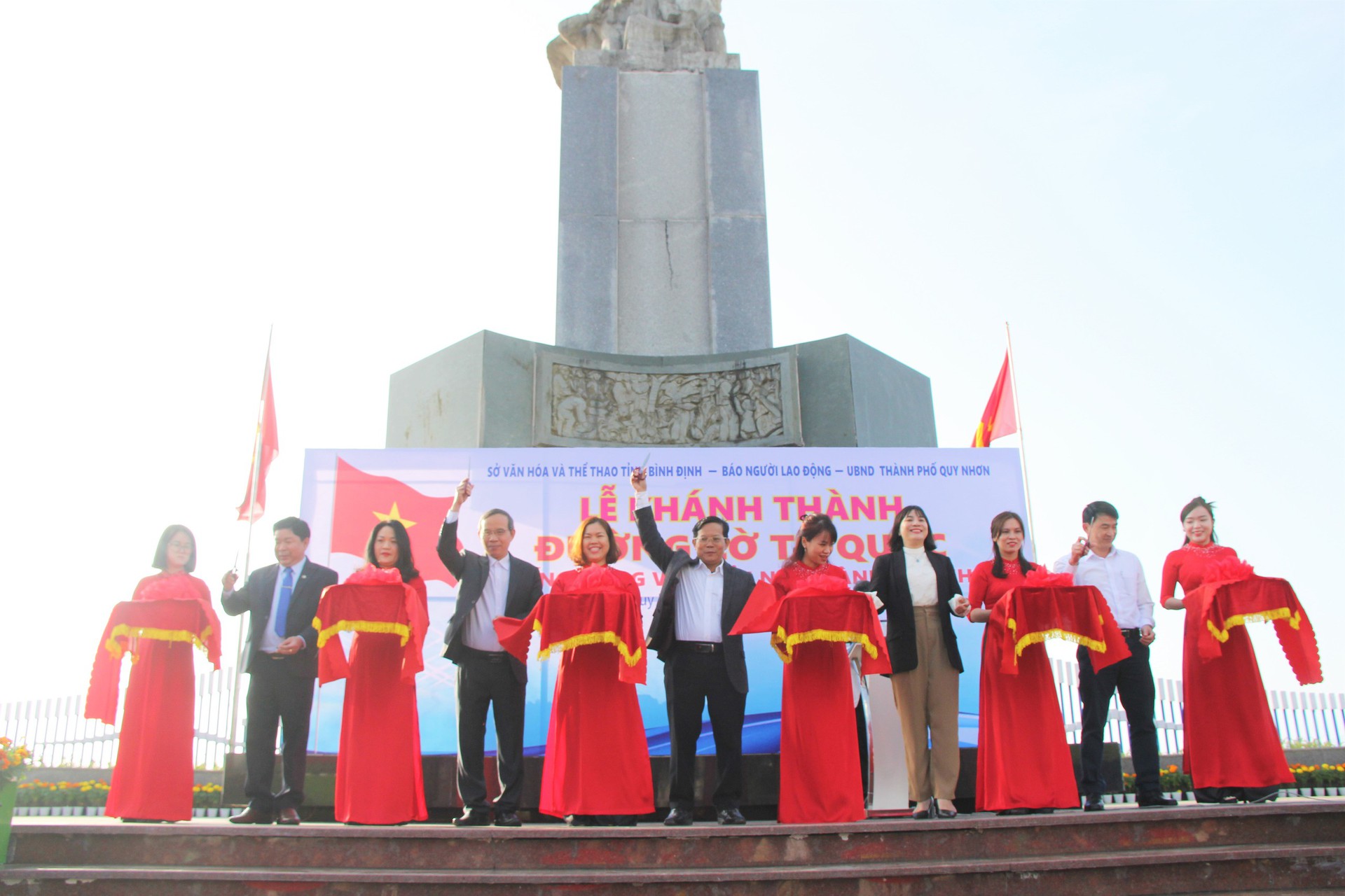 Kh&aacute;nh th&agrave;nh &ldquo;Đường cờ Tổ quốc&rdquo; tuyến đường ven biển nội th&agrave;nh đẹp nhất B&igrave;nh Định- Ảnh 11.