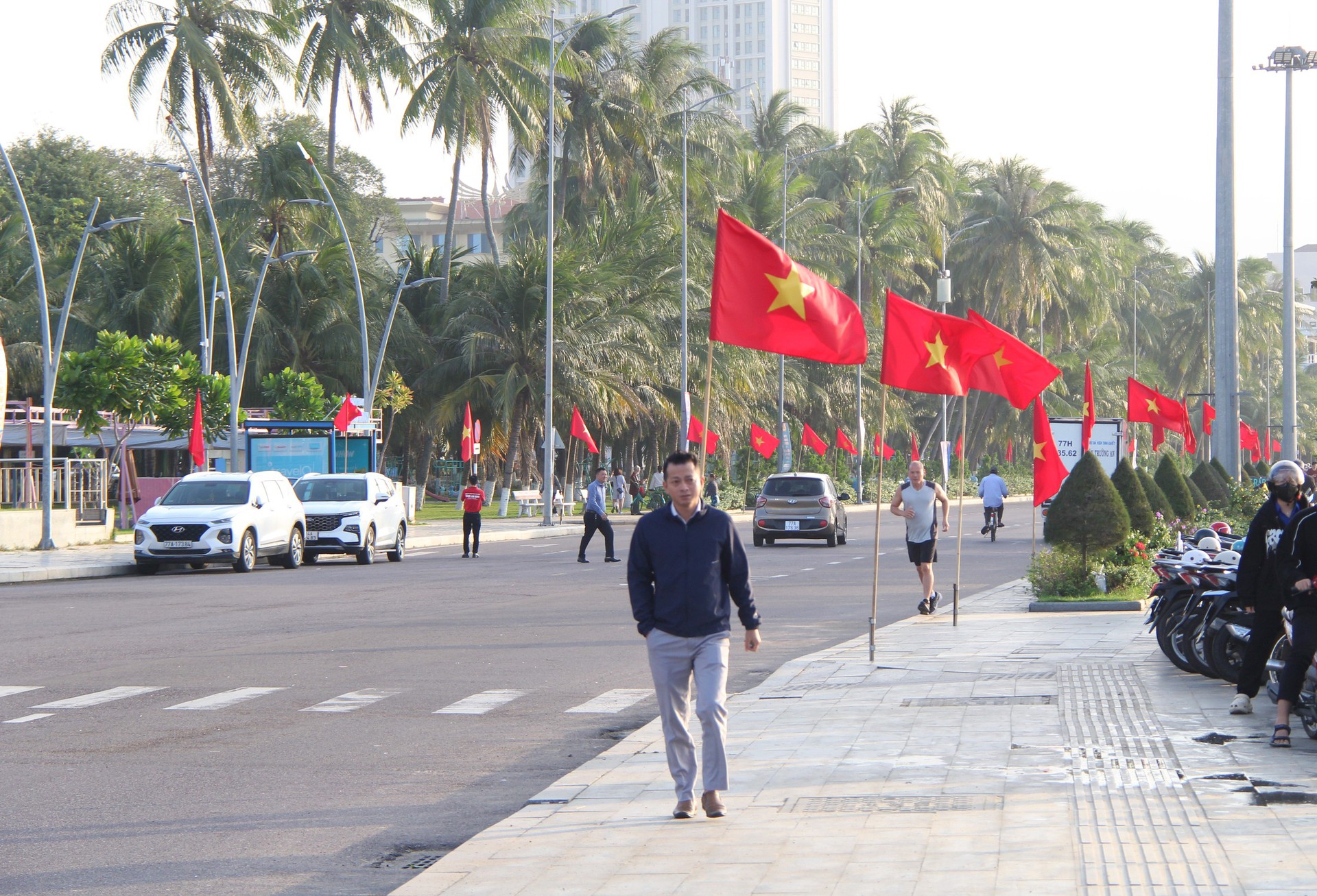 Kh&aacute;nh th&agrave;nh &ldquo;Đường cờ Tổ quốc&rdquo; tuyến đường ven biển nội th&agrave;nh đẹp nhất B&igrave;nh Định- Ảnh 13.