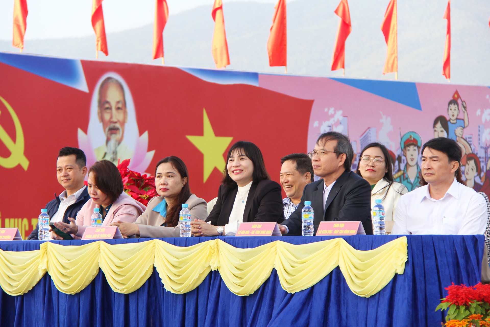 Kh&aacute;nh th&agrave;nh &ldquo;Đường cờ Tổ quốc&rdquo; tuyến đường ven biển nội th&agrave;nh đẹp nhất B&igrave;nh Định- Ảnh 2.