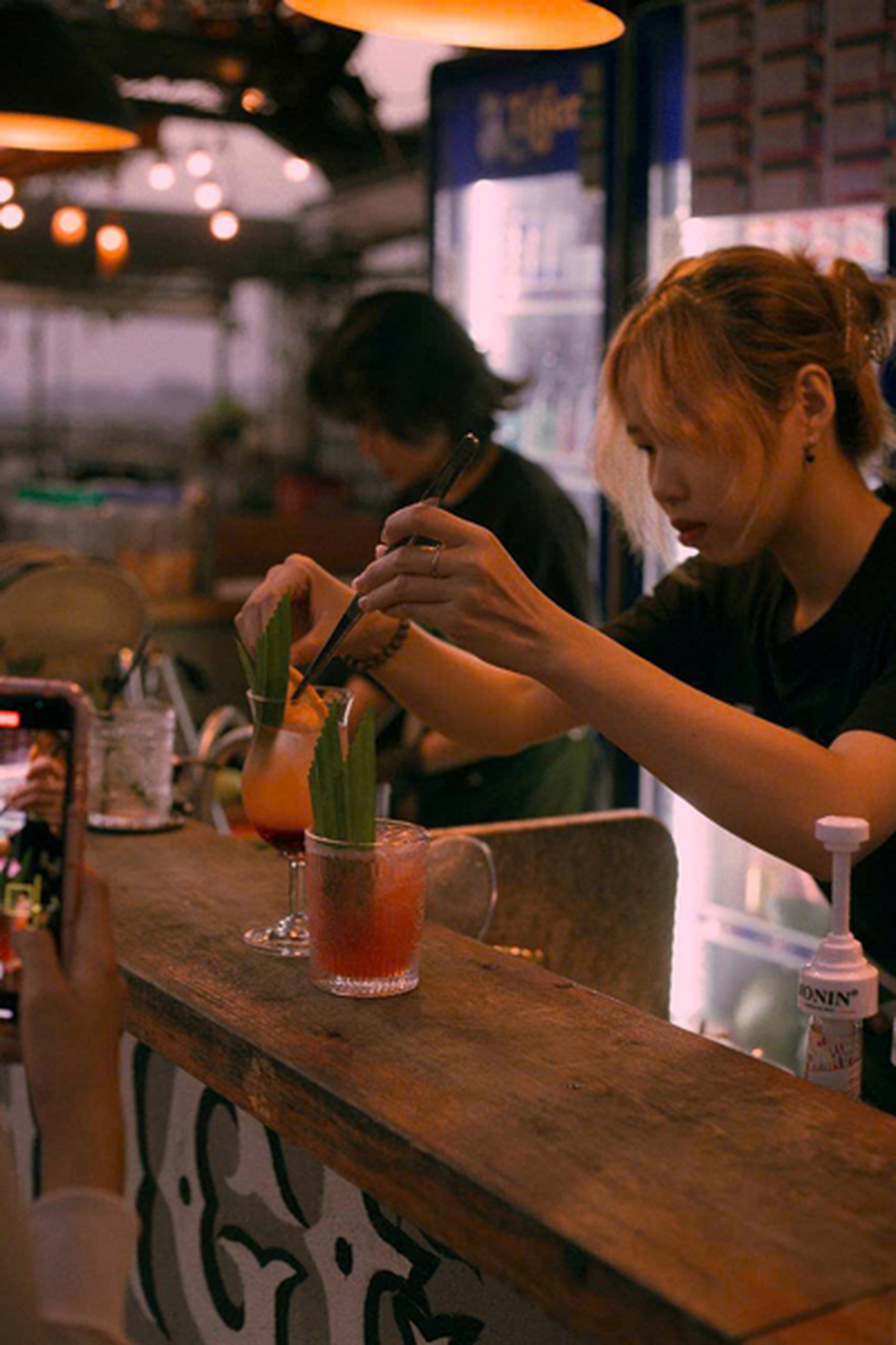 Theo Như &Yacute;, h&oacute;a ra, người trẻ kh&ocirc;ng nhất thiết phải &ldquo;vẫy v&ugrave;ng&rdquo; đi l&agrave;m thật sớm, c&oacute; rất nhiều tri thức cần t&iacute;ch lũy mới c&oacute; thể ph&aacute;t triển bền vững.