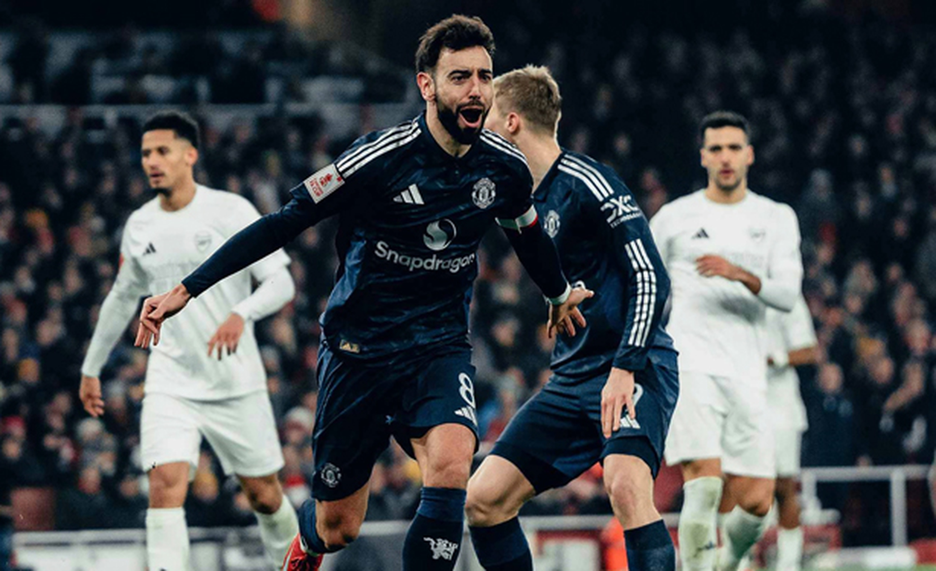 Man United tr&ocirc;ng chờ v&agrave;o sự b&ugrave;ng nổ của Bruno Fernandes trước Arsenal  Ảnh: MANUTD.COM