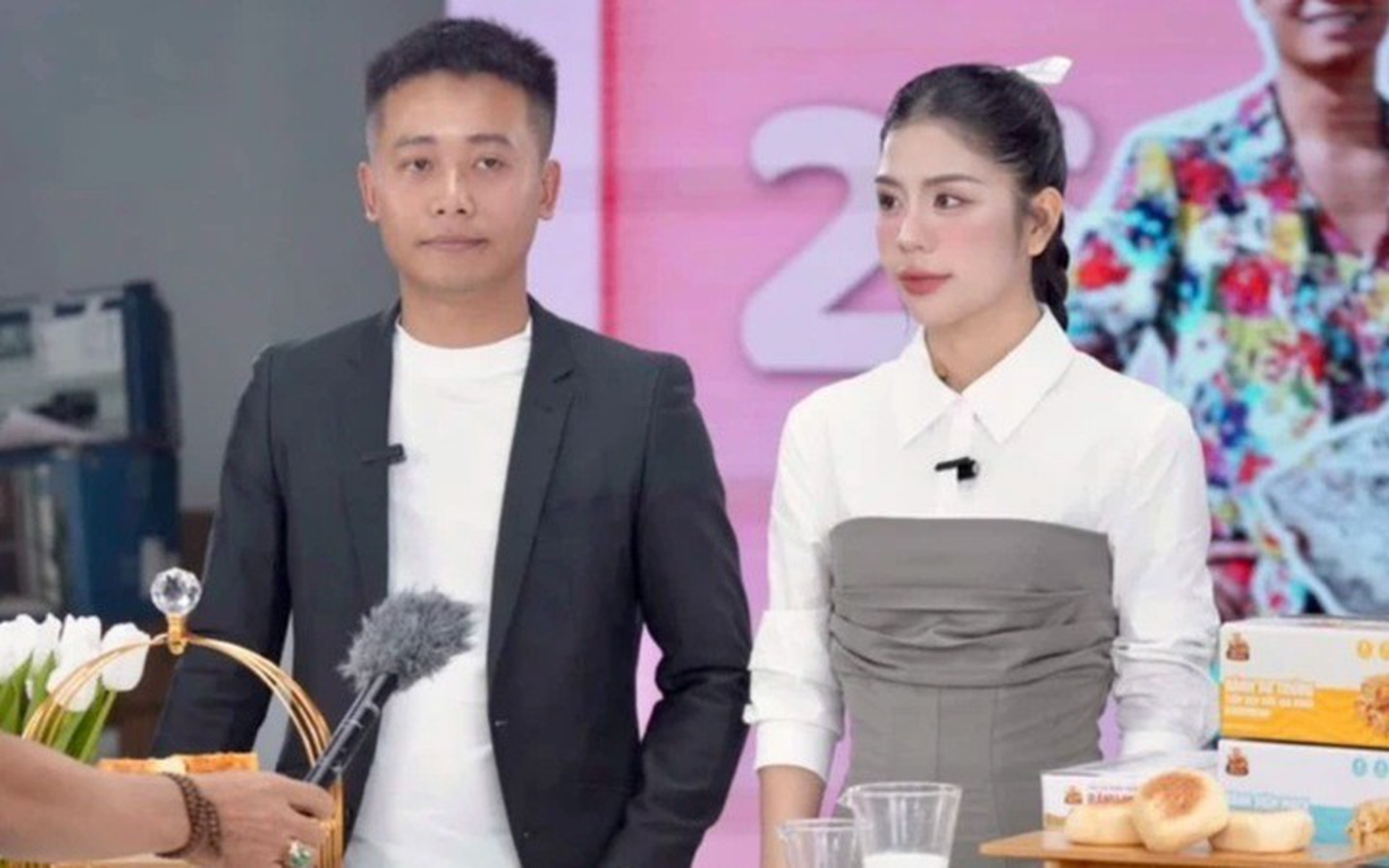 Quang Linh Vlogs: từ người nổi tiếng với n&ocirc;ng d&acirc;n ngh&egrave;o đến v&ograve;ng lao l&yacute;