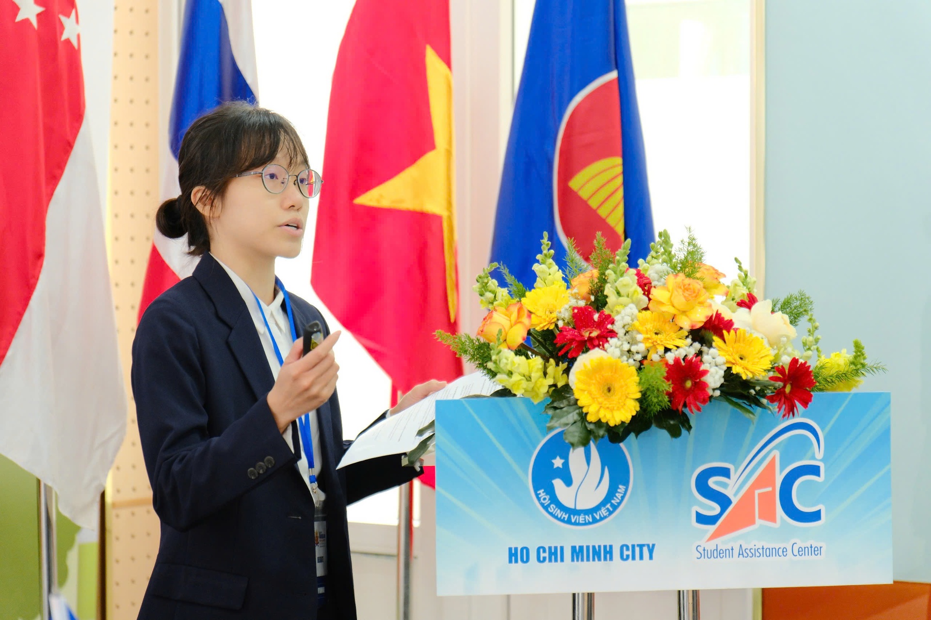 Nữ sinh ng&agrave;nh y gi&agrave;nh chiến thắng cuộc thi h&ugrave;ng biện tiếng Anh  - Ảnh 3.