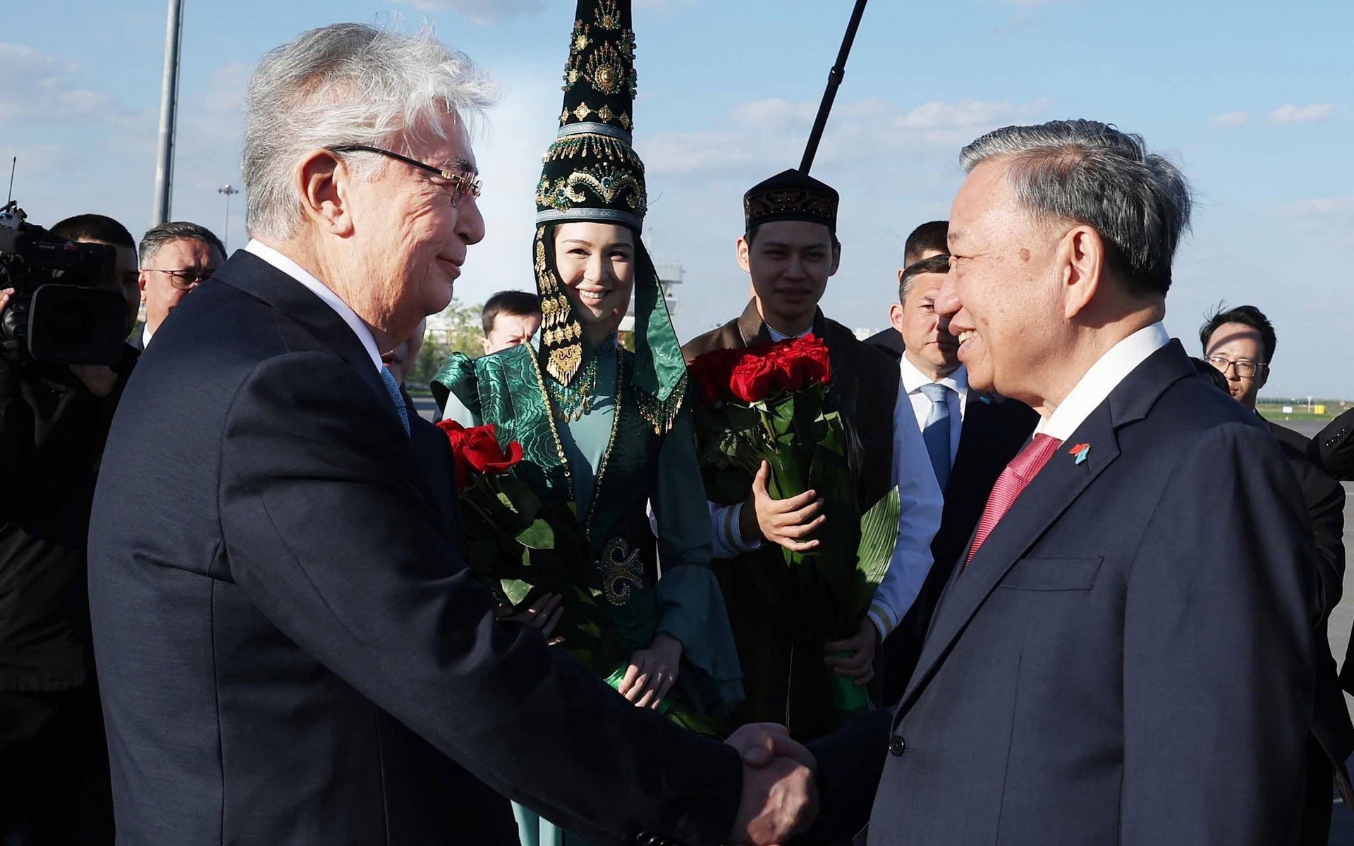 Vietjet đầu tư v&agrave;o Kazakhstan, lập h&atilde;ng h&agrave;ng kh&ocirc;ng li&ecirc;n doanh Vietjet Qazaqstan - Ảnh 2.