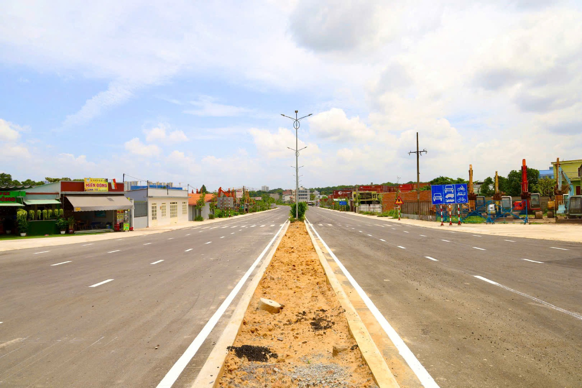 Trục Đ&ocirc;ng T&acirc;y lộ d&aacute;ng, 50m cuối c&ugrave;ng đ&atilde; thấy &aacute;nh s&aacute;ng- Ảnh 2.
