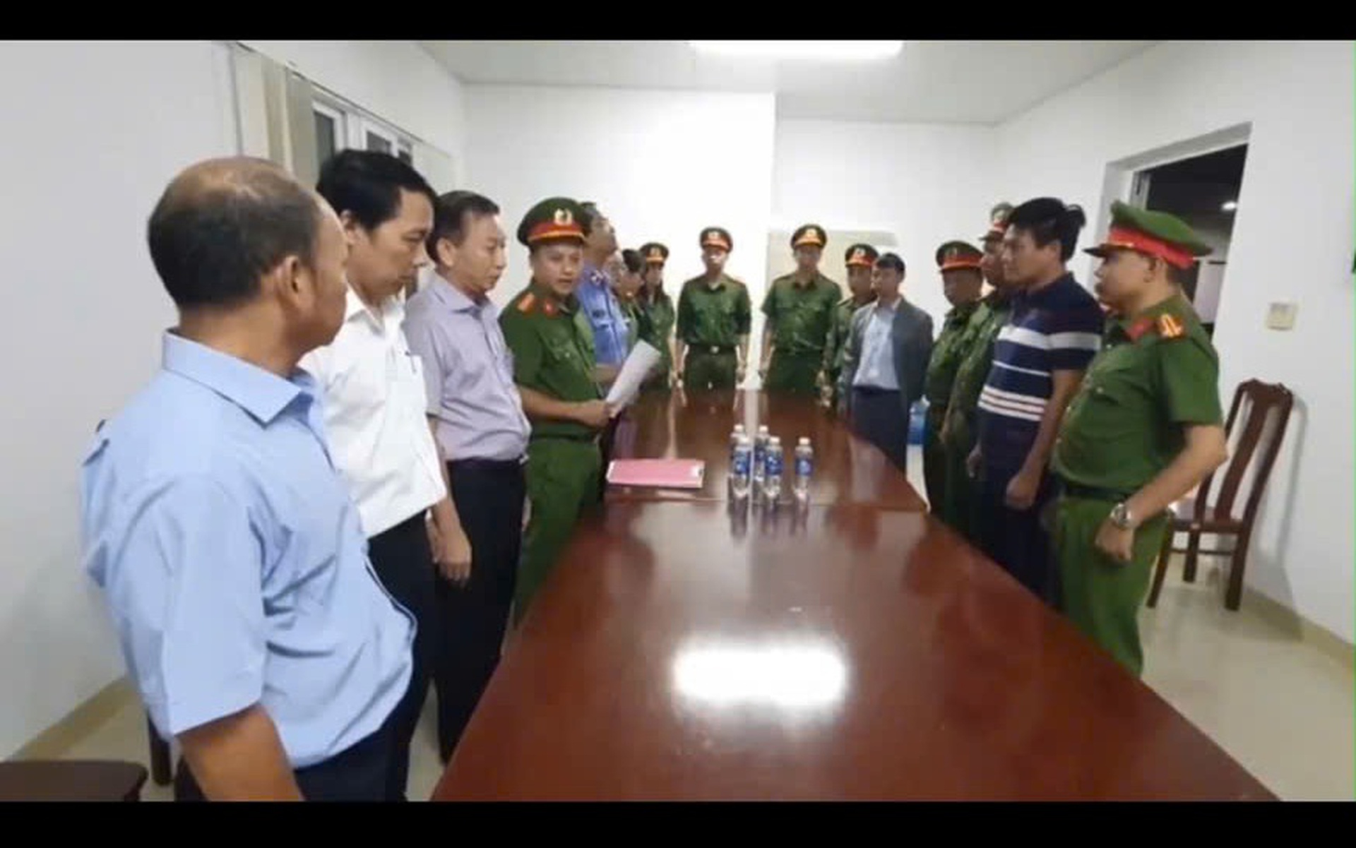 Khởi tố Gi&aacute;m đốc Bệnh viện Đa khoa V&ugrave;ng T&acirc;y Nguy&ecirc;n về vụ t&aacute;n sỏi - Ảnh 2.