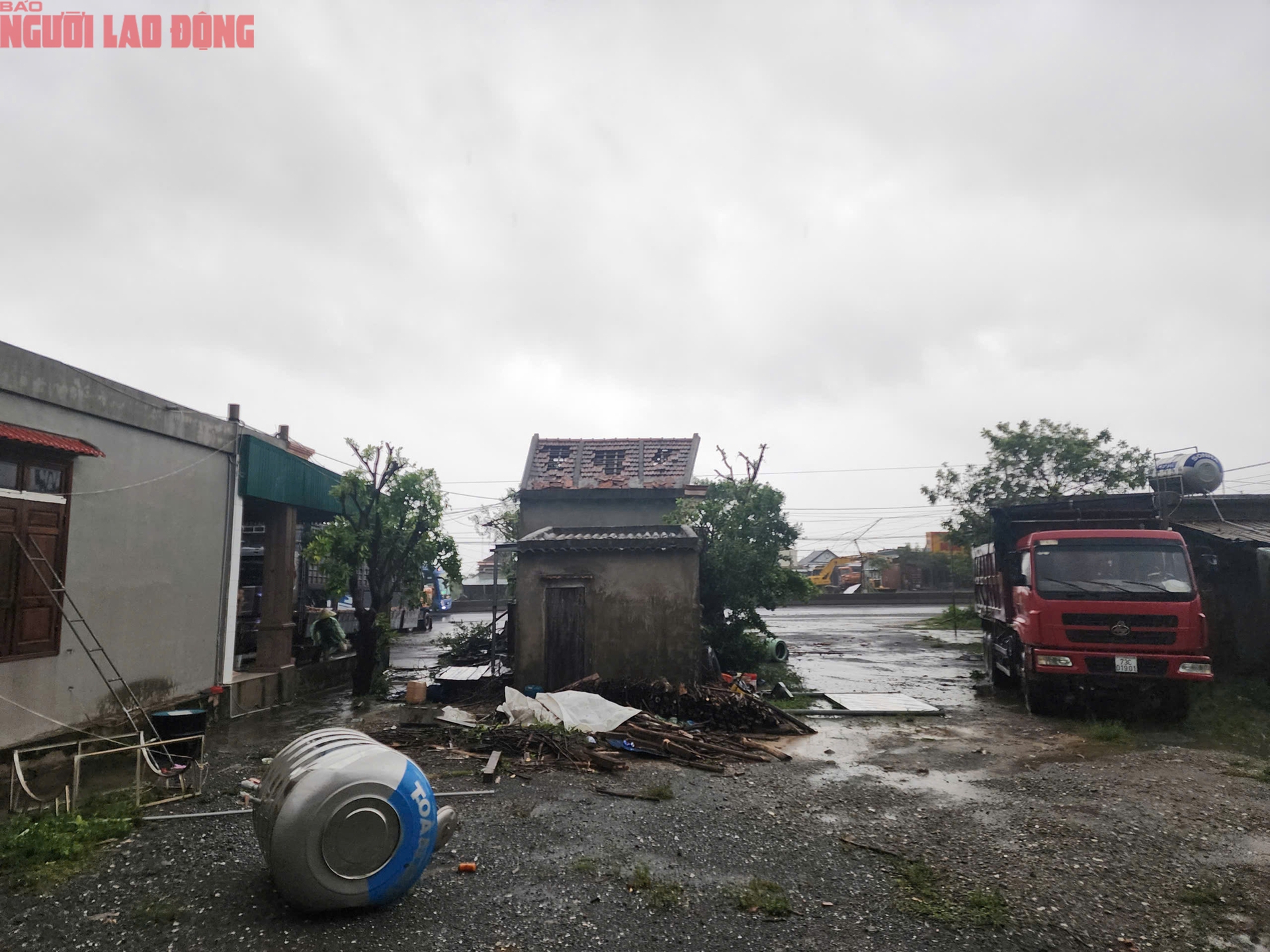Quảng Trị sau b&atilde;o số 10: Thiệt hại nặng nề tại x&atilde; Ph&uacute; Trạch sau cơn b&atilde;o - Ảnh 8.