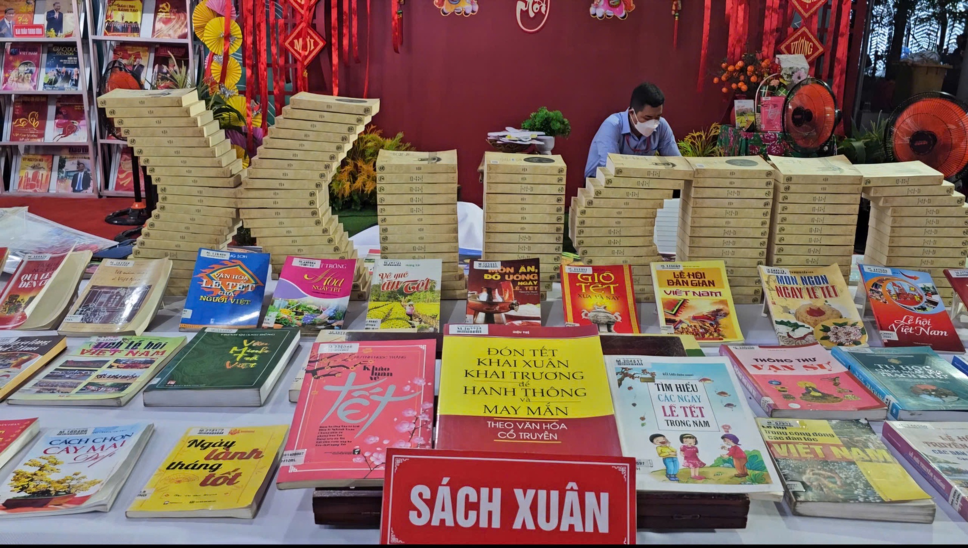 Lễ hội đường hoa , đường s&aacute;ch Tết B&iacute;nh Ngọ 2026: H&ograve;a nhịp văn h&oacute;a ch&iacute;nh trị tại B&igrave;nh Dương - Ảnh 6.