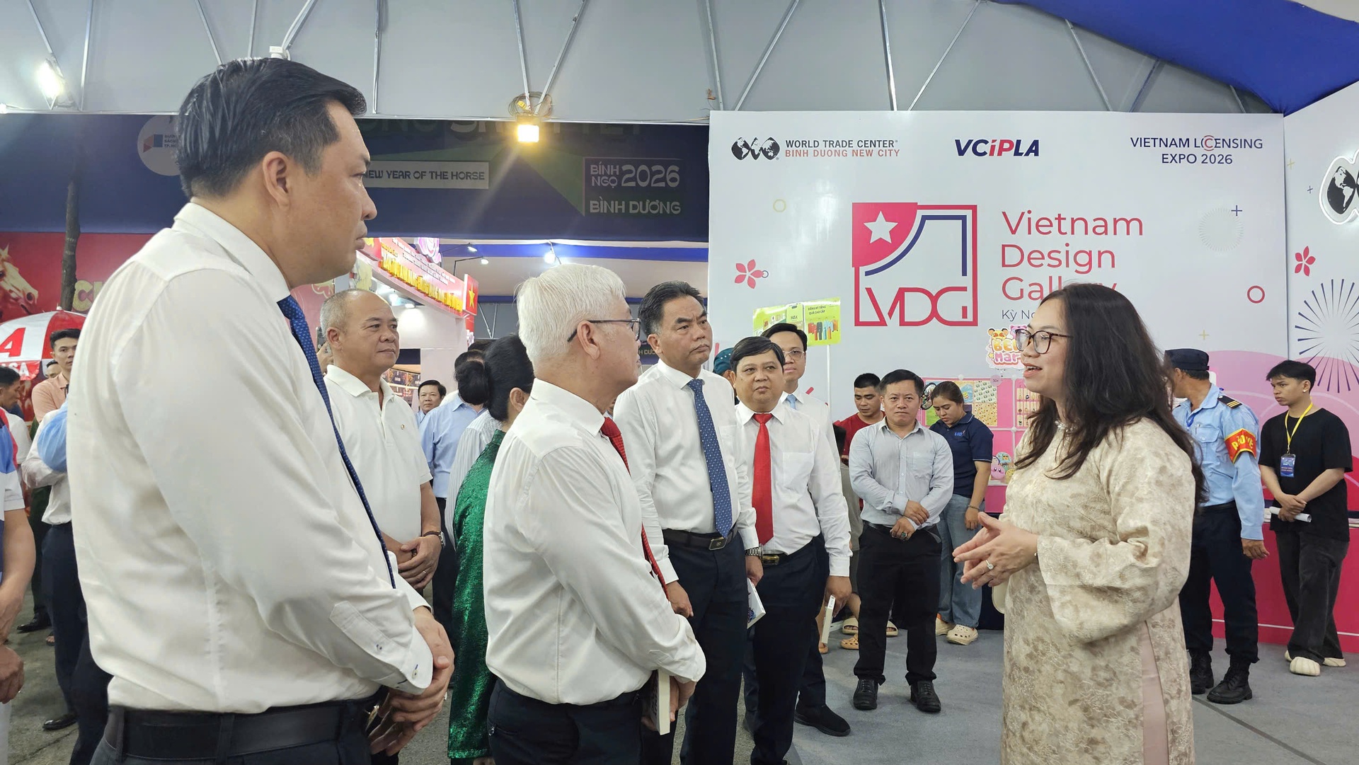 Lễ hội đường hoa , đường s&aacute;ch Tết B&iacute;nh Ngọ 2026: H&ograve;a nhịp văn h&oacute;a ch&iacute;nh trị tại B&igrave;nh Dương - Ảnh 3.