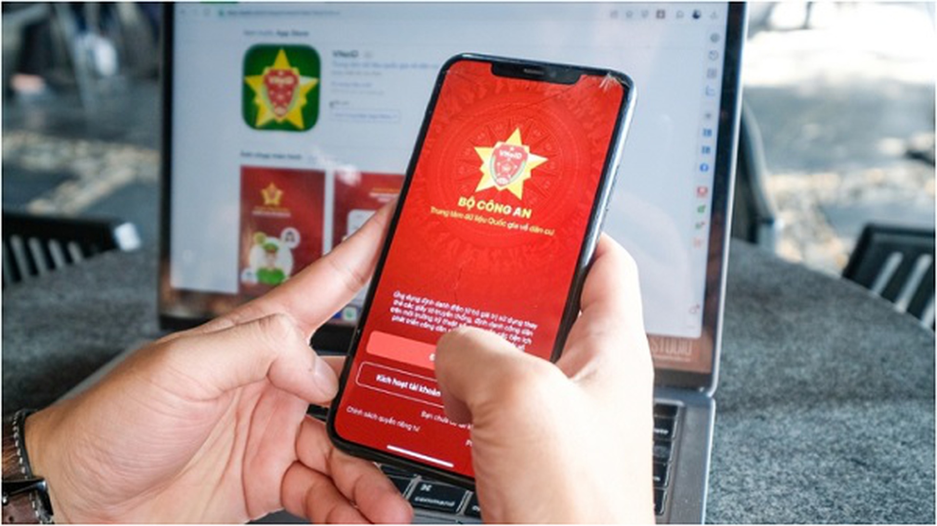 C&aacute;ch tra cứu lịch sử kh&aacute;m chữa bệnh, đơn thuốc BHYT tr&ecirc;n VNeID - Ảnh 1.