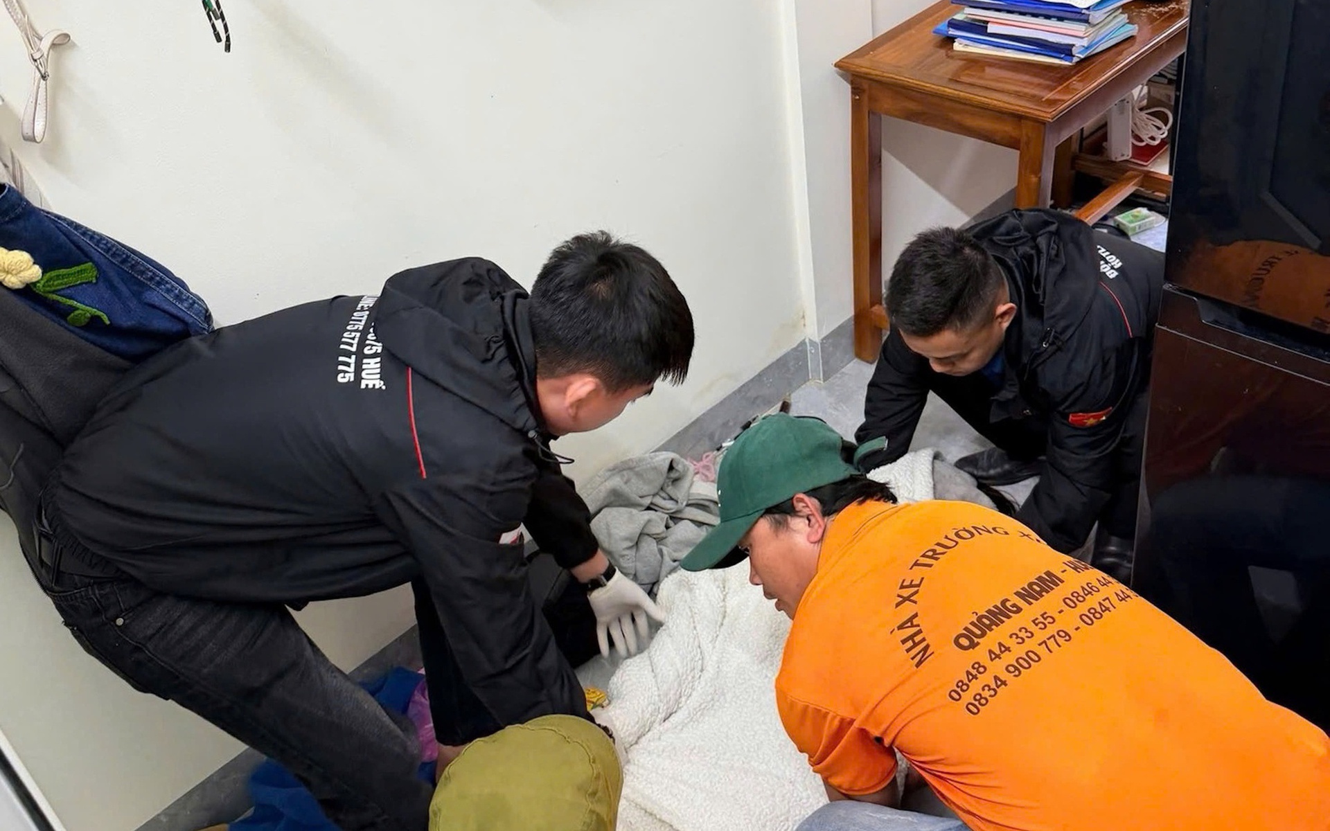 Ph&aacute;t hiện thi thể người đ&agrave;n &ocirc;ng kh&ocirc;ng nguy&ecirc;n vẹn tr&ecirc;n đường t&agrave;u - Ảnh 2.