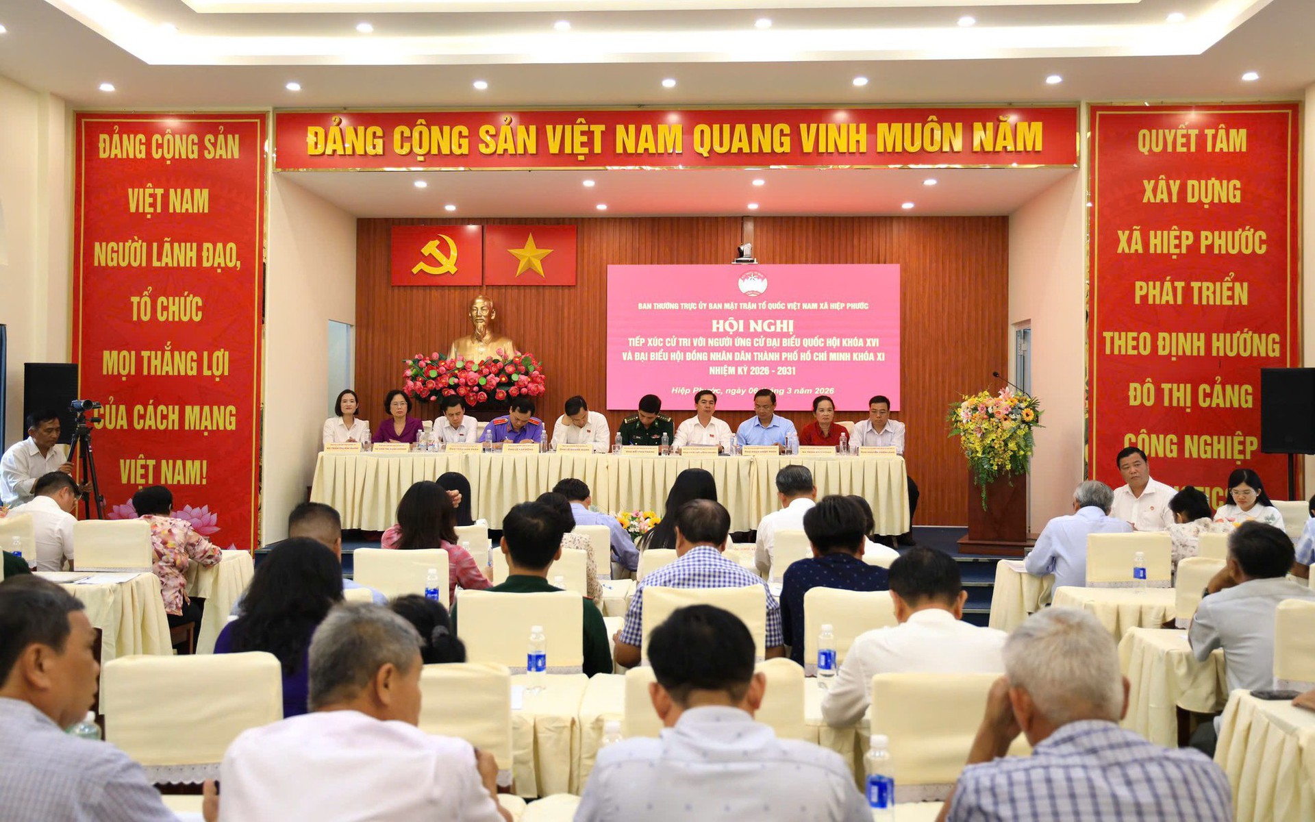 &Ocirc;ng Nguyễn Thanh Nghị tiếp x&uacute;c cử tri tại Đắk Lắk , cam kết trở th&agrave;nh đại biểu Quốc hội 2026 - Ảnh 4.