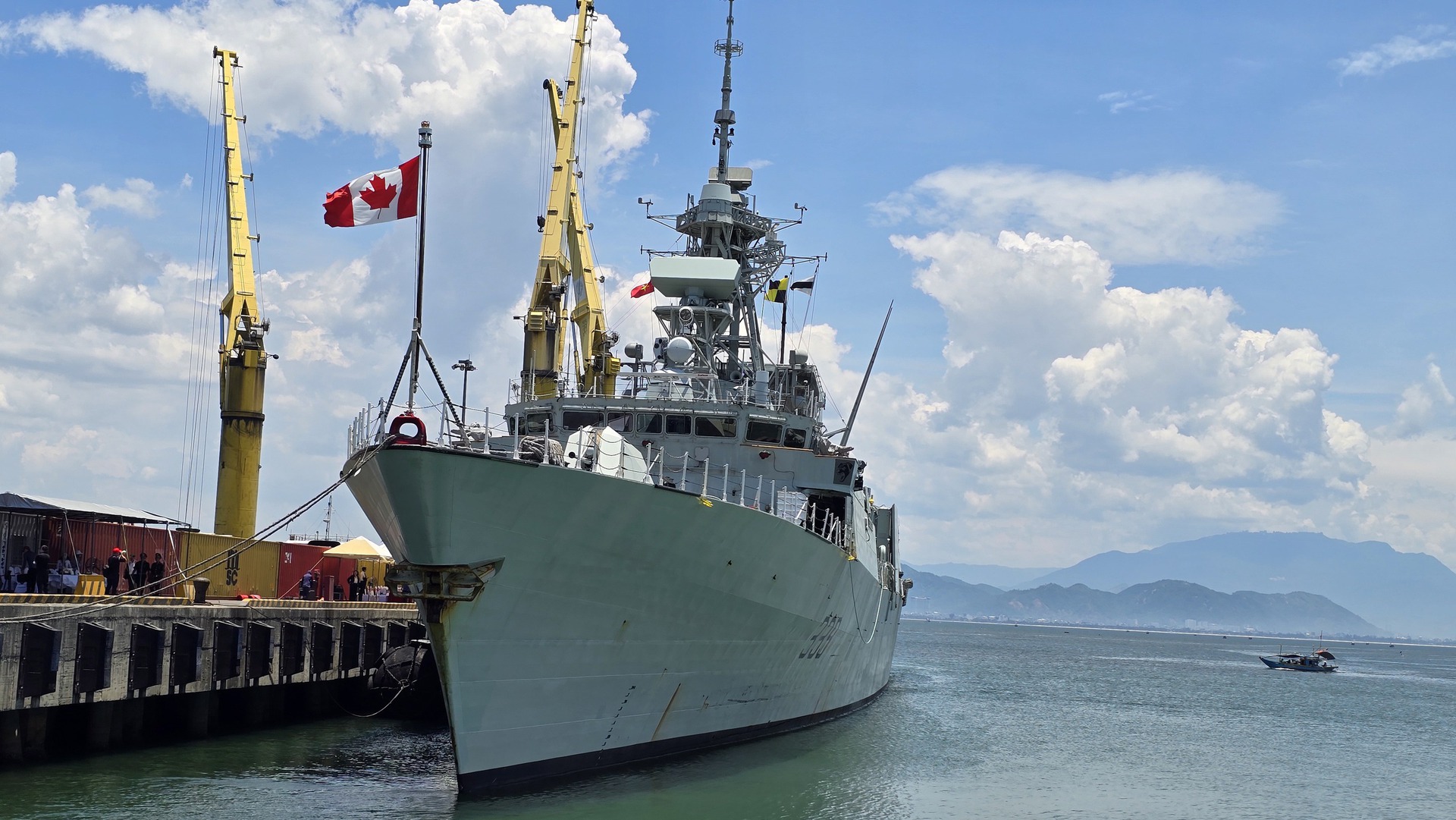 T&agrave;u Hải qu&acirc;n Ho&agrave;ng gia Canada thăm Đ&agrave; Nẵng trong chiến dịch HORIZON - Ảnh 5.