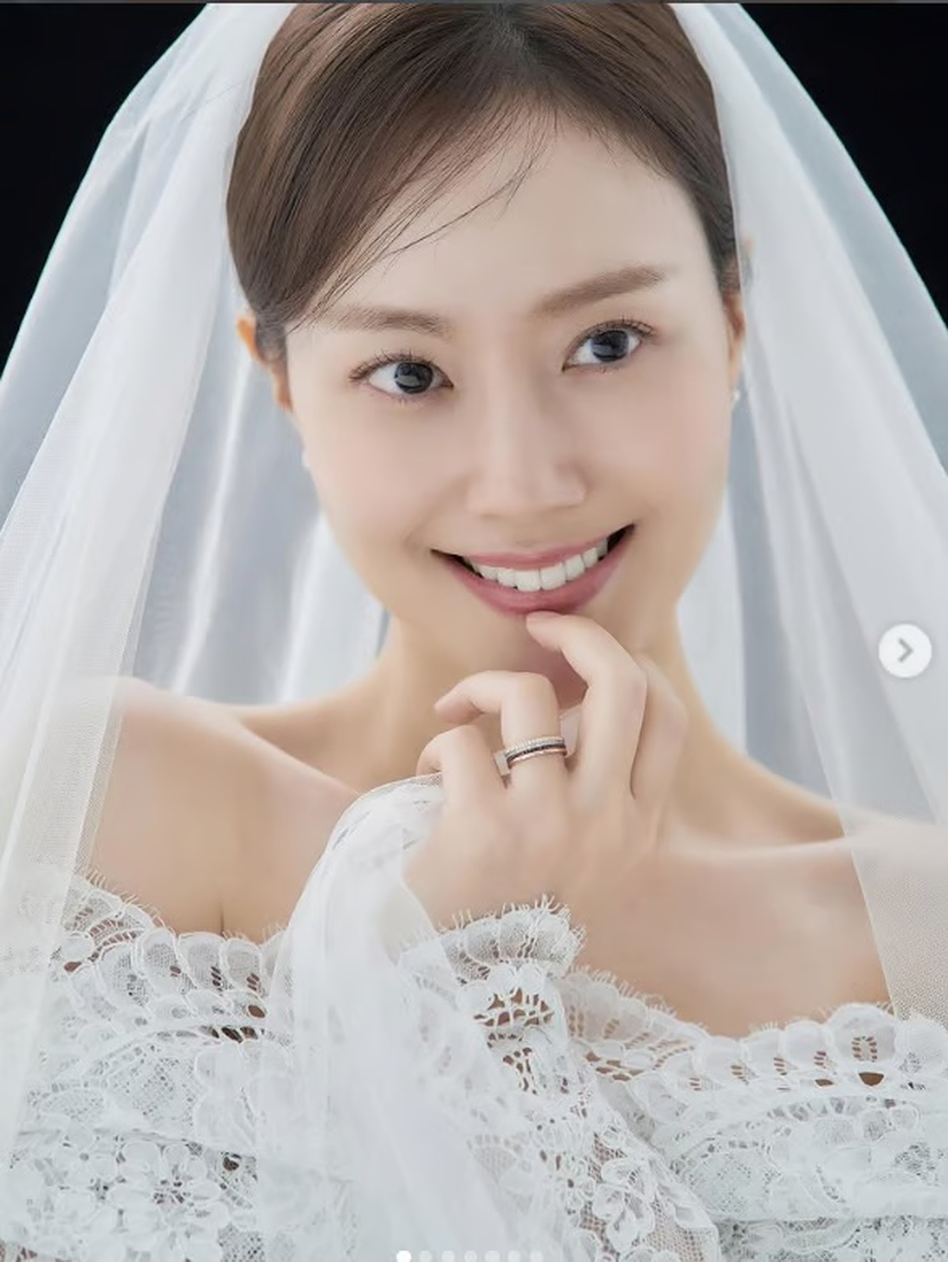 D&agrave;n sao "Hoa của quỷ" tụ họp tại đ&aacute;m cưới "Juliet xứ H&agrave;n" - Ảnh 3.