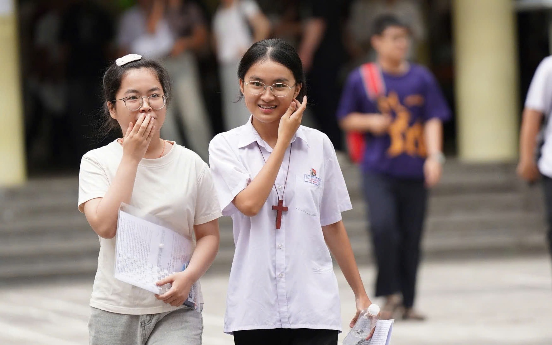 N&oacute;ng: TPHCM c&ocirc;ng bố điểm chuẩn lớp 10 c&ocirc;ng lập năm 2026 - Ảnh 2.