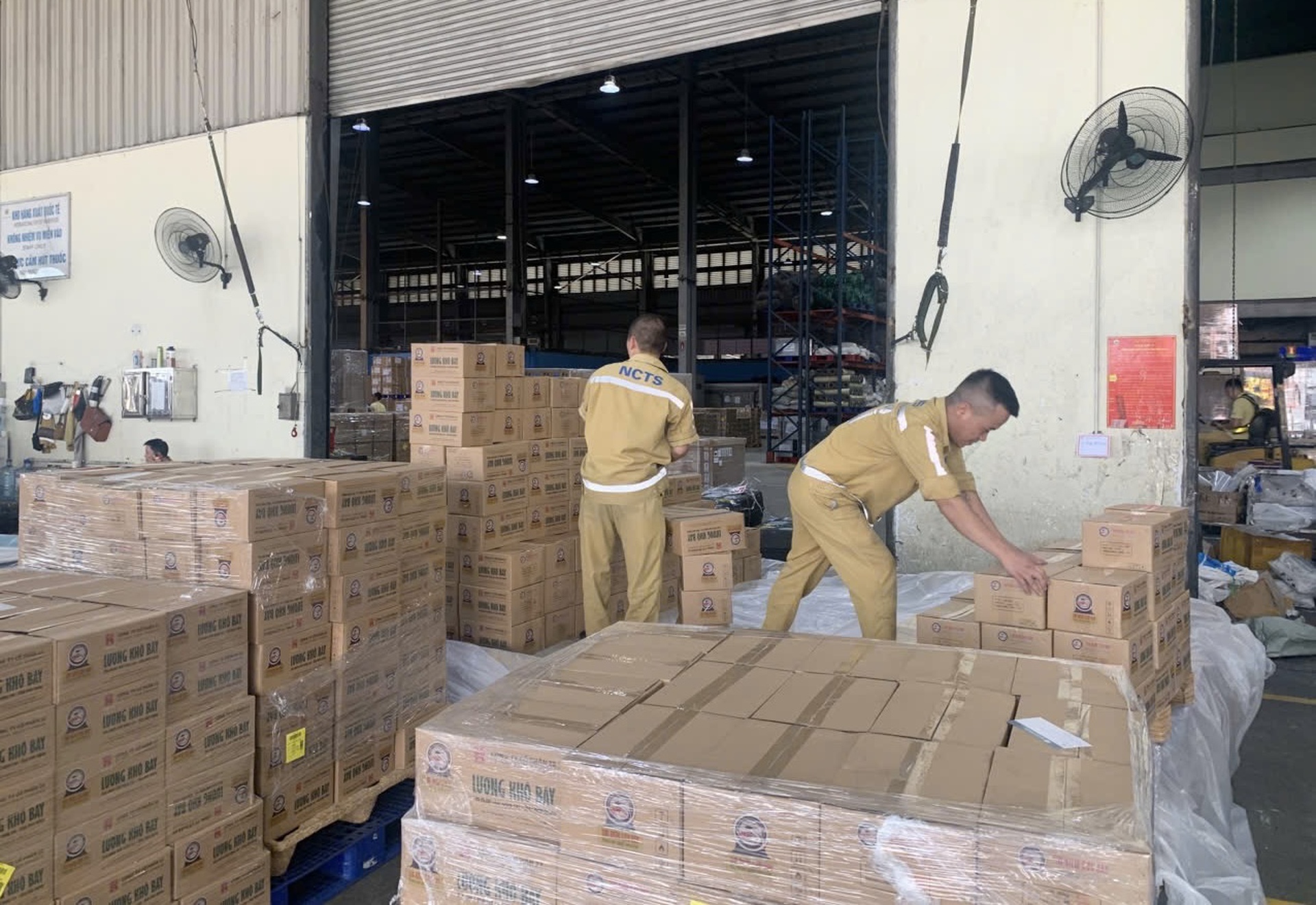 Chuyến bay đặc biệt thứ hai từ Việt Nam tới Venezuela - Ảnh 3.