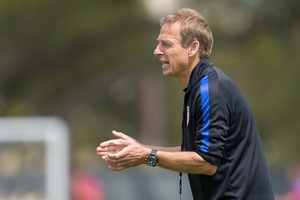 Con trai huyền thoại Jurgen Klinsmann g&atilde;y cổ khi chơi b&oacute;ng ở Serie B - Ảnh 2.