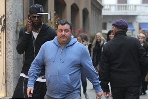 &Ocirc;ng "c&ograve;" m&aacute;t tay - Ảnh 2.