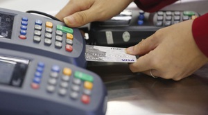 Coi chừng vỡ nợ thẻ tín dụng cá nhân do dịch Covid-19
