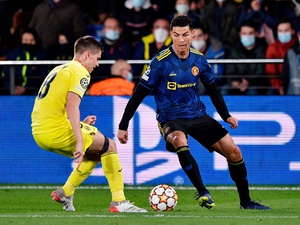 Xem M.U thi đấu "sướng mắt" dưới b&agrave;n tay M. Carrick - Ảnh 2.