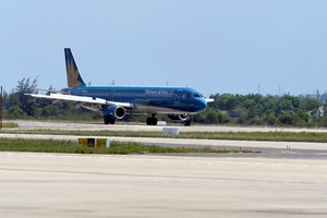 Máy bay Vietnam Airlines hạ cánh khẩn cấp tại sân bay Đà Nẵng