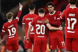 Tân binh bùng nổ, Liverpool thắng tưng bừng ở Europa League