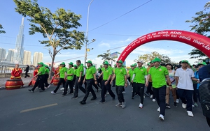 Sôi nổi Chương trình đi bộ Cán bộ, công chức, viên chức, doanh nghiệp Quận 5- Ảnh 8.