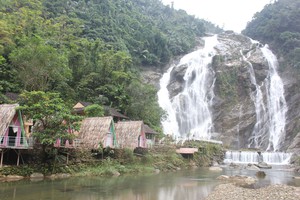 Về Minh Long ngắm thác Trắng