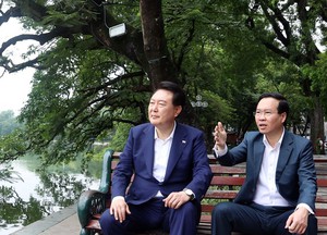 Chủ tịch nước Võ Văn Thưởng cùng Tổng thống Hàn Quốc ăn sáng, đi dạo hồ Gươm