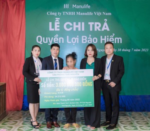 Manulife Việt Nam chi trả 3 tỉ đồng quyền lợi bảo hiểm cho một khách hàng ở Thái Nguyên