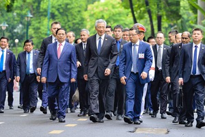 Việt Nam - Singapore xem xét nâng cấp quan hệ