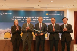 Vietnam Airlines và Boeing ký ghi nhớ bán 50 máy bay Boeing 737 MAX trị giá 10 tỉ USD