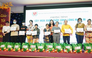 Trung thu ấm áp của hơn 200 trẻ em kém may mắn tại TP HCM - Ảnh 2.