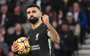 Lập cú đúp trước Southampton, Salah gửi lời thách thức Man City