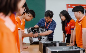 Sẵn sàng nguồn nhân lực để phát triển ngành bán dẫn - Ảnh 2.