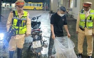 Bắt người đàn ông cất giấu gần chục khẩu súng quân dụng trong nhà
 - Ảnh 2.