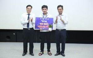 Tham gia cuộc thi lập trình, học sinh 