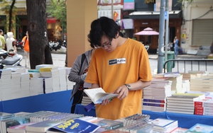 Đang diễn ra Ngày sách và văn hóa đọc Việt Nam ở TP HCM