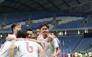 Nghị lực phi thường của 2 tân binh World Cup - Ảnh 1.
