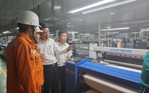 Điện lực TP HCM trao thưởng cuộc thi “Tiết kiệm điện thành thói quen”- Ảnh 6.