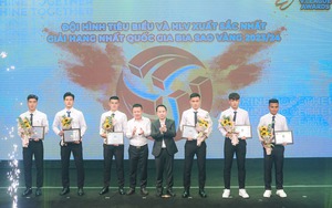 Tiền đạo Rafael Son ẵm hat-trick giải thưởng