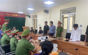 Một cán bộ hải quan bị bắt - Ảnh 2.
