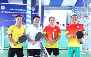 Bí thư Nguyễn Văn Nên tham gia giải Pickleball, chia sẻ với đồng bào bị thiệt hại do bão lũ